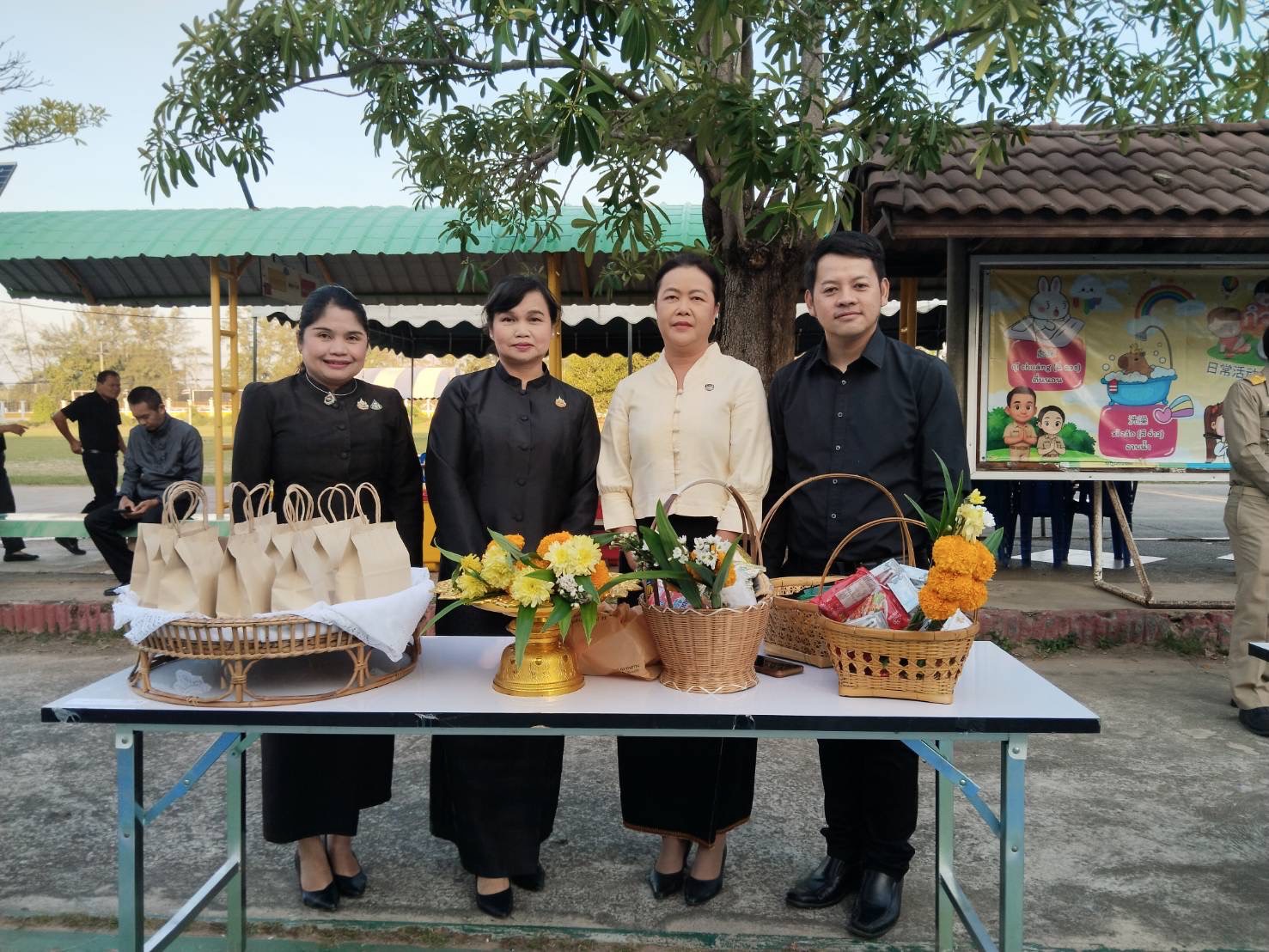 ✨พช.สุรินทร์✨  “Shopping Idea สืบสาน สร้างสรรค์ สานต่อความสำเร็จ “Surin Successful” Season 2” ร่วมพิธีบำเพ็ญกุศลถวายพระบาทสมเด็จพระมงกุฎเกล้าเจ้าอยู่หัว โครงการ" ศตวรรษามหาธีรราชานุสรณ์