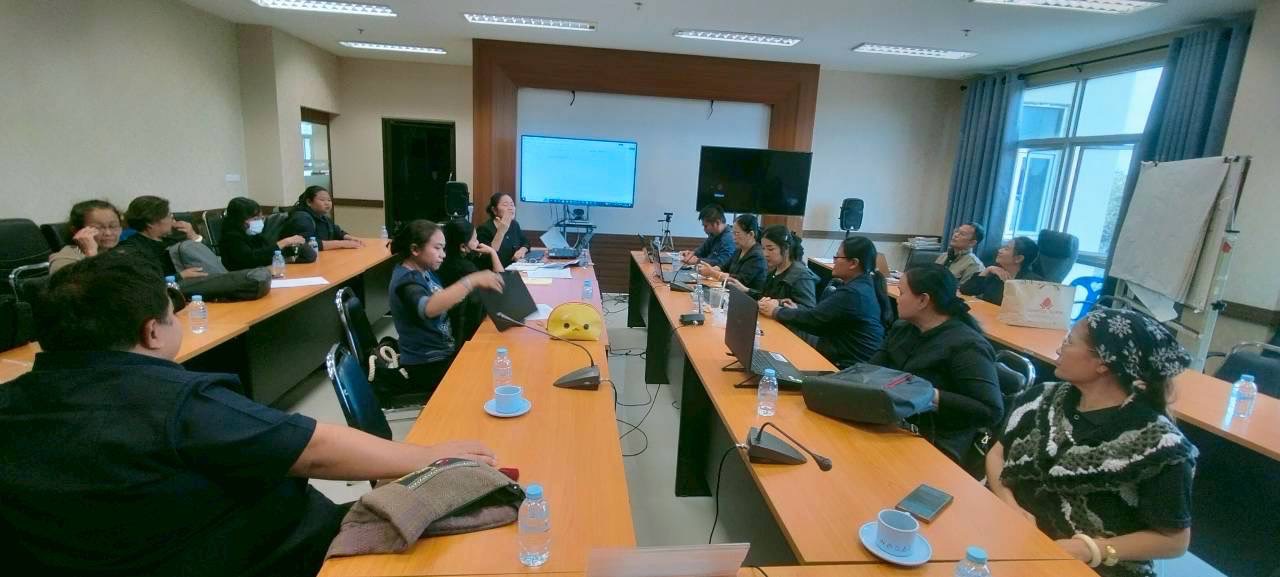 ✨พช.สุรินทร์✨  “Shopping Idea สืบสาน สร้างสรรค์ สานต่อความสำเร็จ “Surin Successful” Season 2“ โครงการ“ร้อยสีพันลายไหมสุรินทร์พันล้าน” สู่การพัฒนาที่ยั่งยืน  เพื่อส่งเสริมอาชีพและยกระดับคุณภาพชีวิตของประชาชน