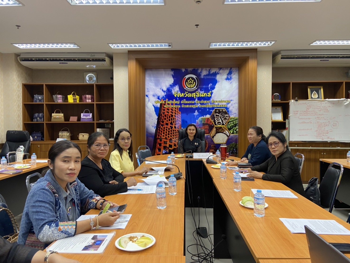 พช.สุรินทร์ ประชุมคณะกรรมการอำนวยการสอบ และคณะทำงานประจำสนามสอบ อสพ.รุ่นที่ 78